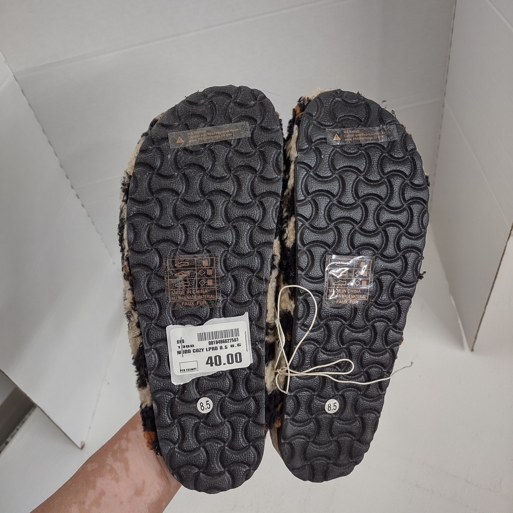 Mudd Animal Print Slippers with Black and Brown - Picture 2 of 5